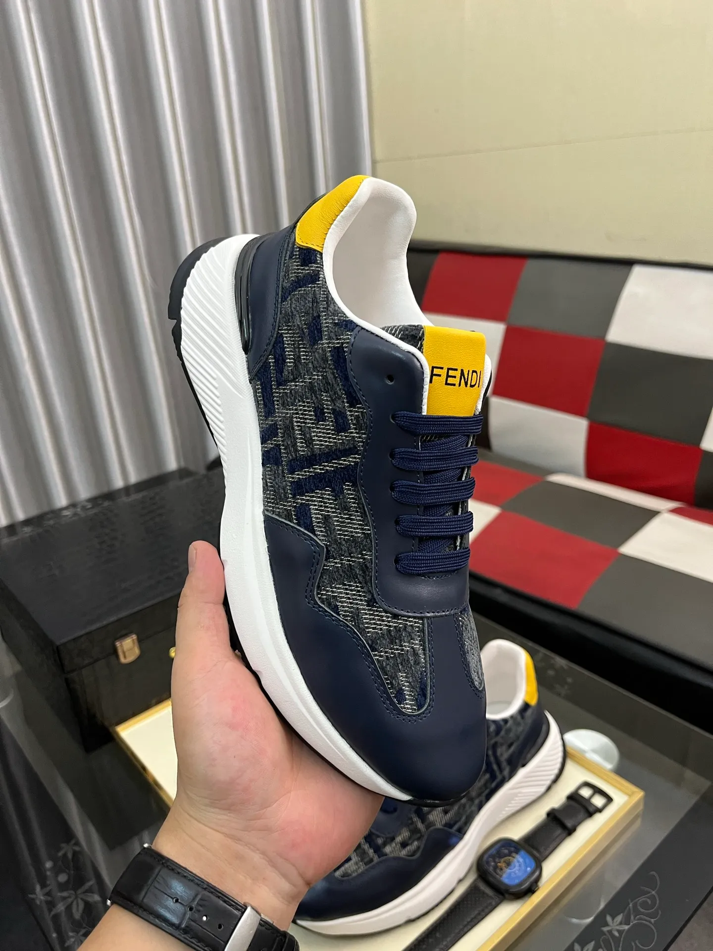 Men's Men's Shoes💰458⌚️⌚️[Fendi] Fendi's latest casual shoes for men! Available at counters simultaneously! A one-to-one replica of the original. Made entirely of imported top-grain calfskin, the interior is made of top-grain water-dyed cowhide, and the original factory-supplied rubber outsole. Leading new fashion concepts. Matching code: 38-443️⃣Colors available